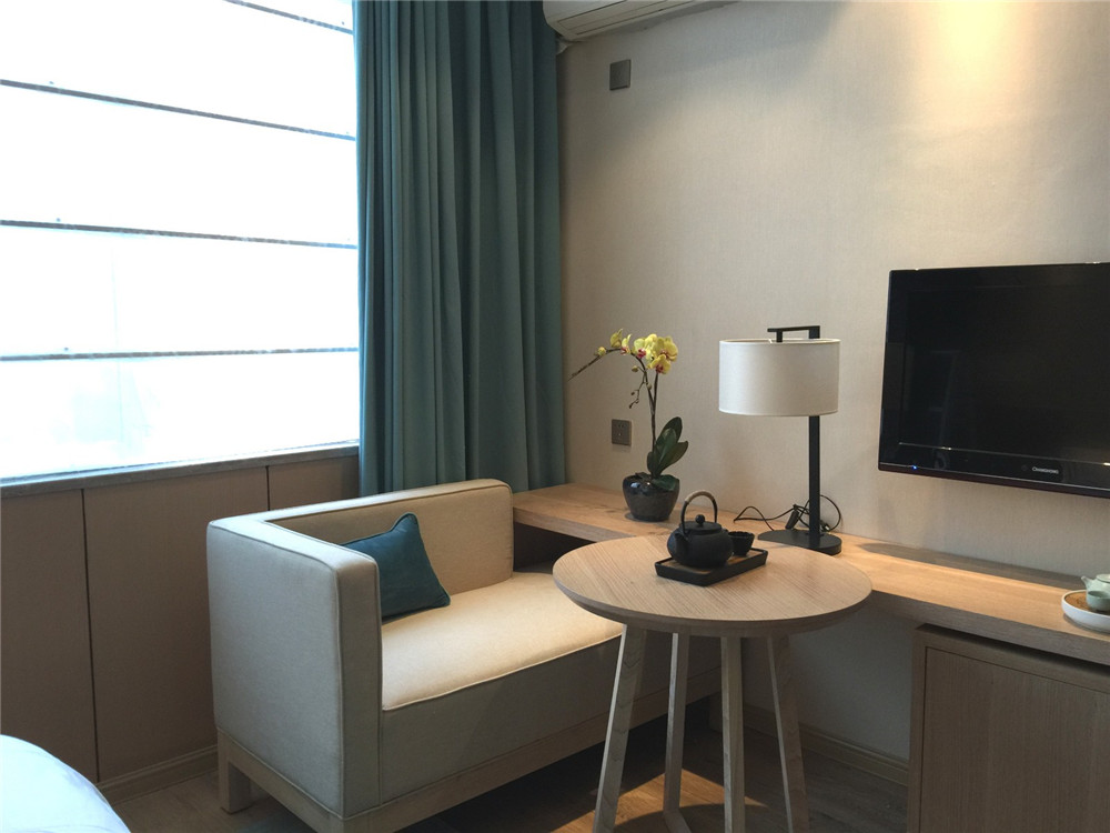 楠泰水晶精品商务爱游戏最新官网_爱游戏(中国)装修设计实景图