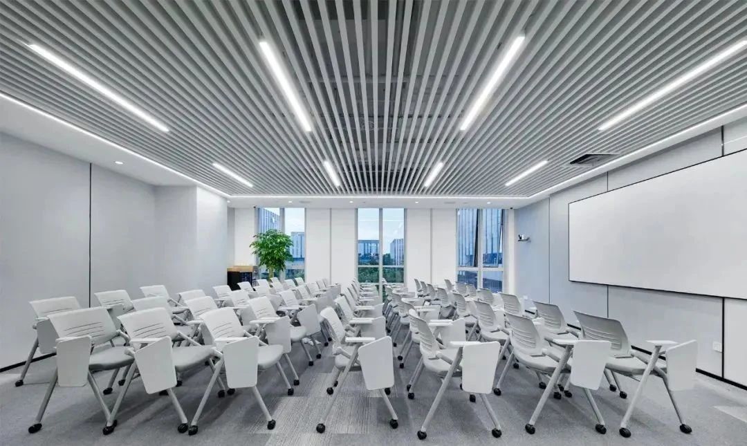 郑州专业办公楼装修-通信集团办公大楼设计公司