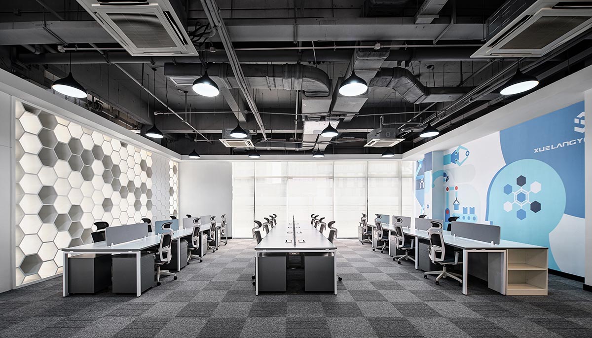 雪浪云科技公司现代极简风办公室装修设计案例(图4) 雪浪云科技公司现代极简风办公室装修设计案例(图4)