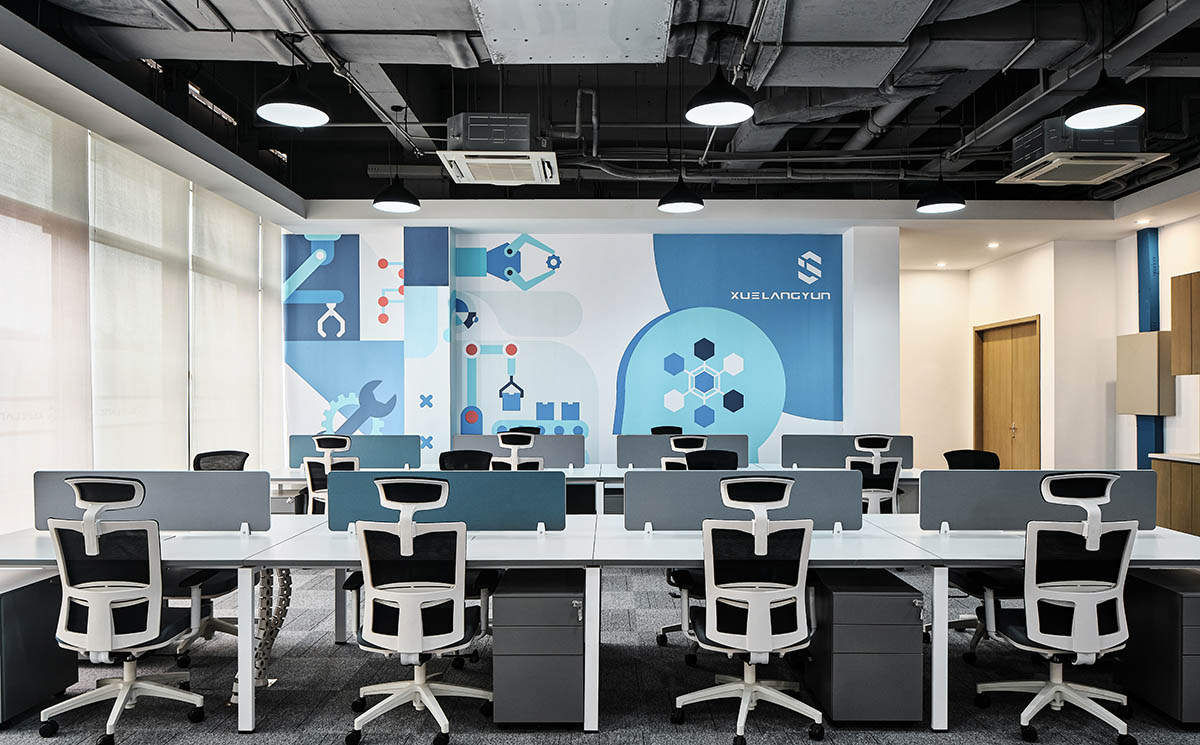 雪浪云科技公司现代极简风办公室装修设计案例(图5) 雪浪云科技公司现代极简风办公室装修设计案例(图5)