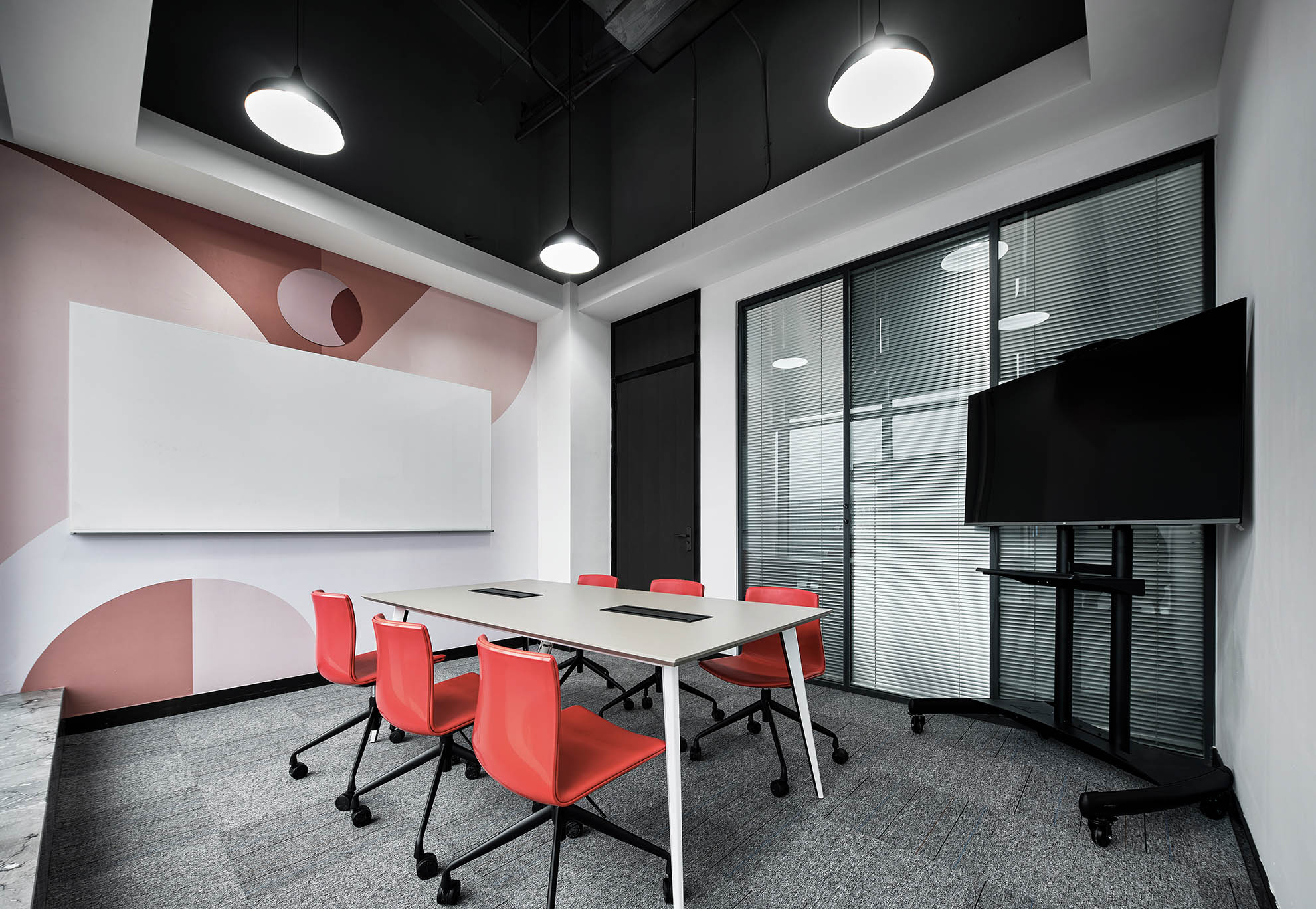 雪浪云科技公司现代极简风办公室装修设计案例(图9) 雪浪云科技公司现代极简风办公室装修设计案例(图9)