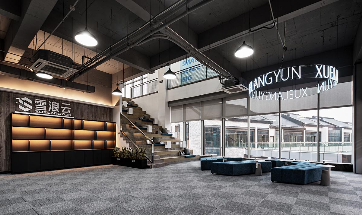 雪浪云科技公司现代极简风办公室装修设计案例(图10) 雪浪云科技公司现代极简风办公室装修设计案例(图10)