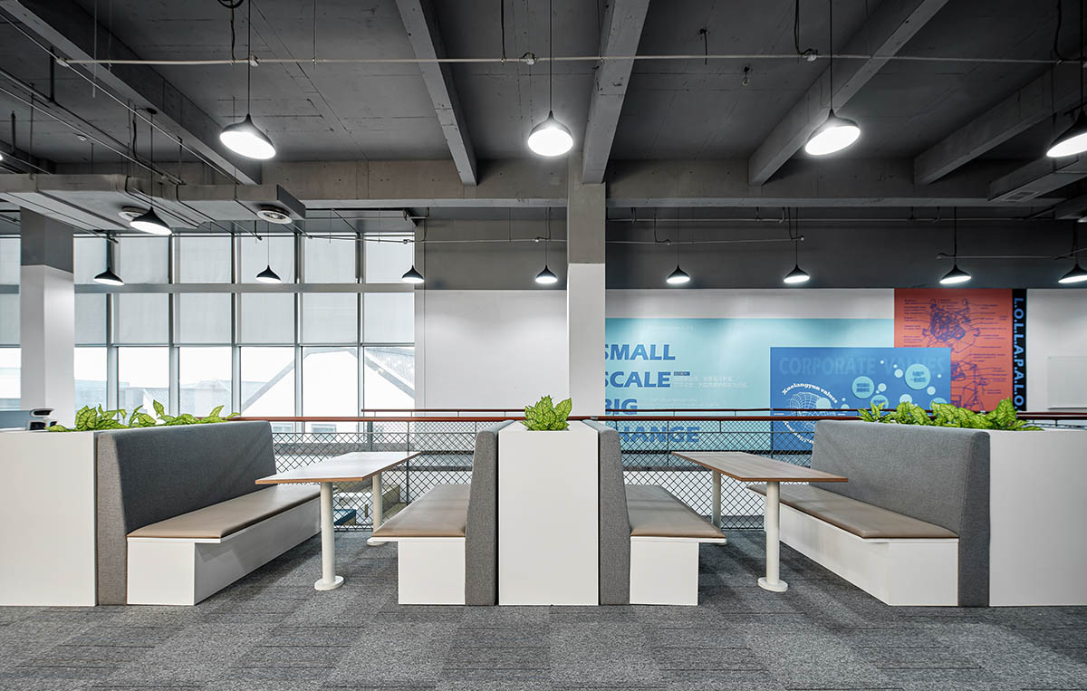 雪浪云科技公司现代极简风办公室装修设计案例(图12) 雪浪云科技公司现代极简风办公室装修设计案例(图12)