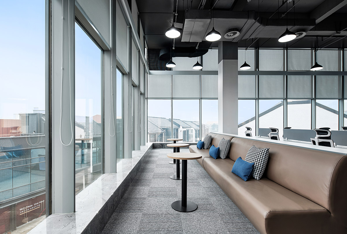 雪浪云科技公司现代极简风办公室装修设计案例(图16) 雪浪云科技公司现代极简风办公室装修设计案例(图16)