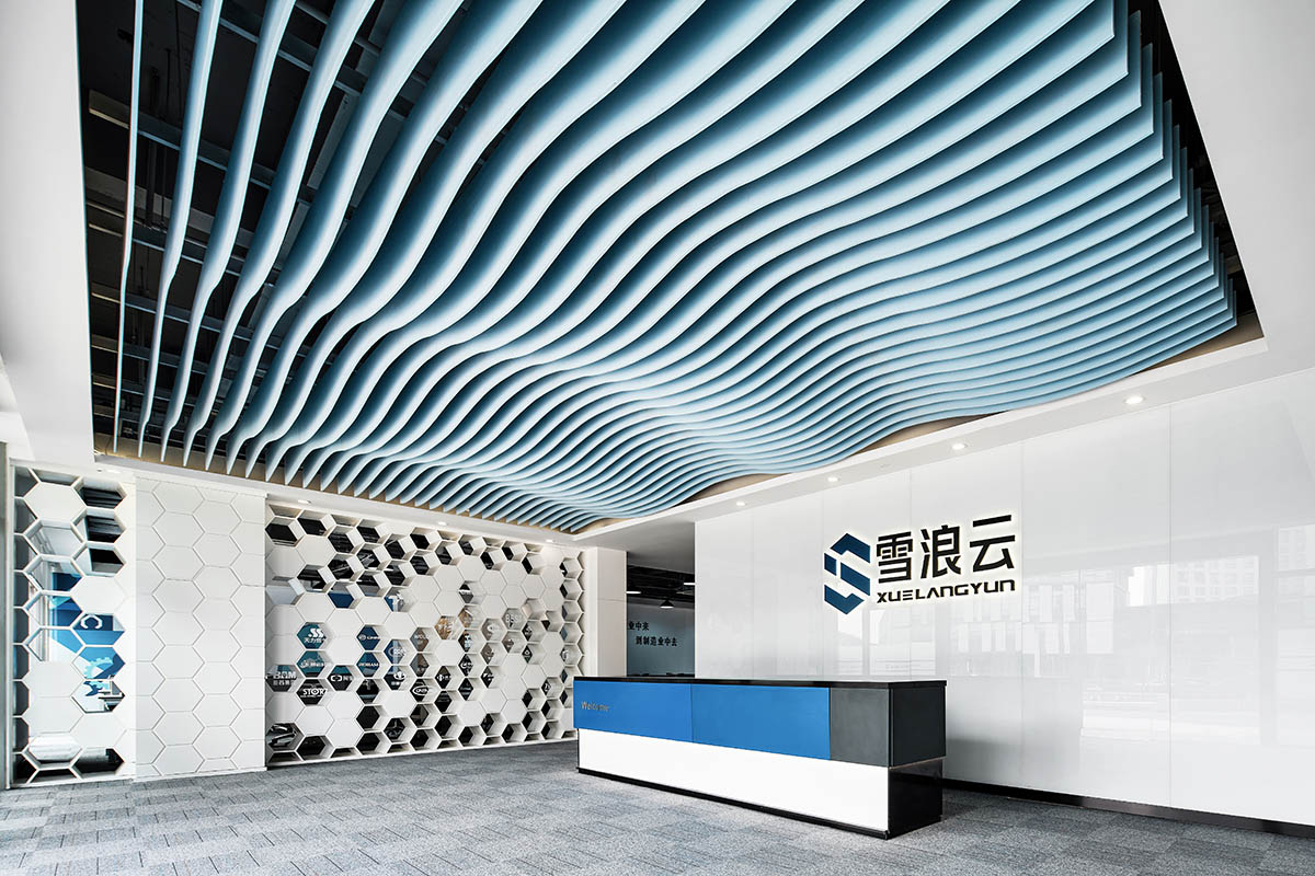 雪浪云科技公司现代极简风办公室装修设计案例(图2) 雪浪云科技公司现代极简风办公室装修设计案例(图2)