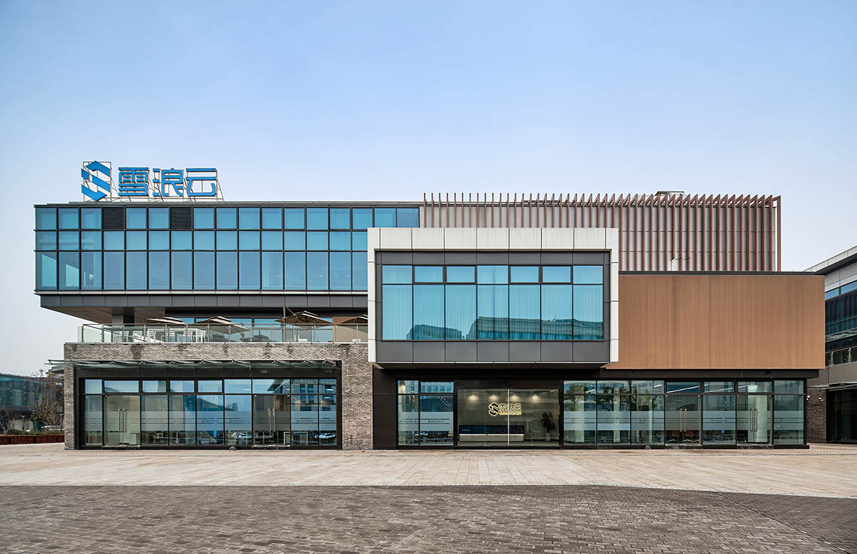 雪浪云科技公司现代极简风办公室装修设计案例(图1) 雪浪云科技公司现代极简风办公室装修设计案例(图1)