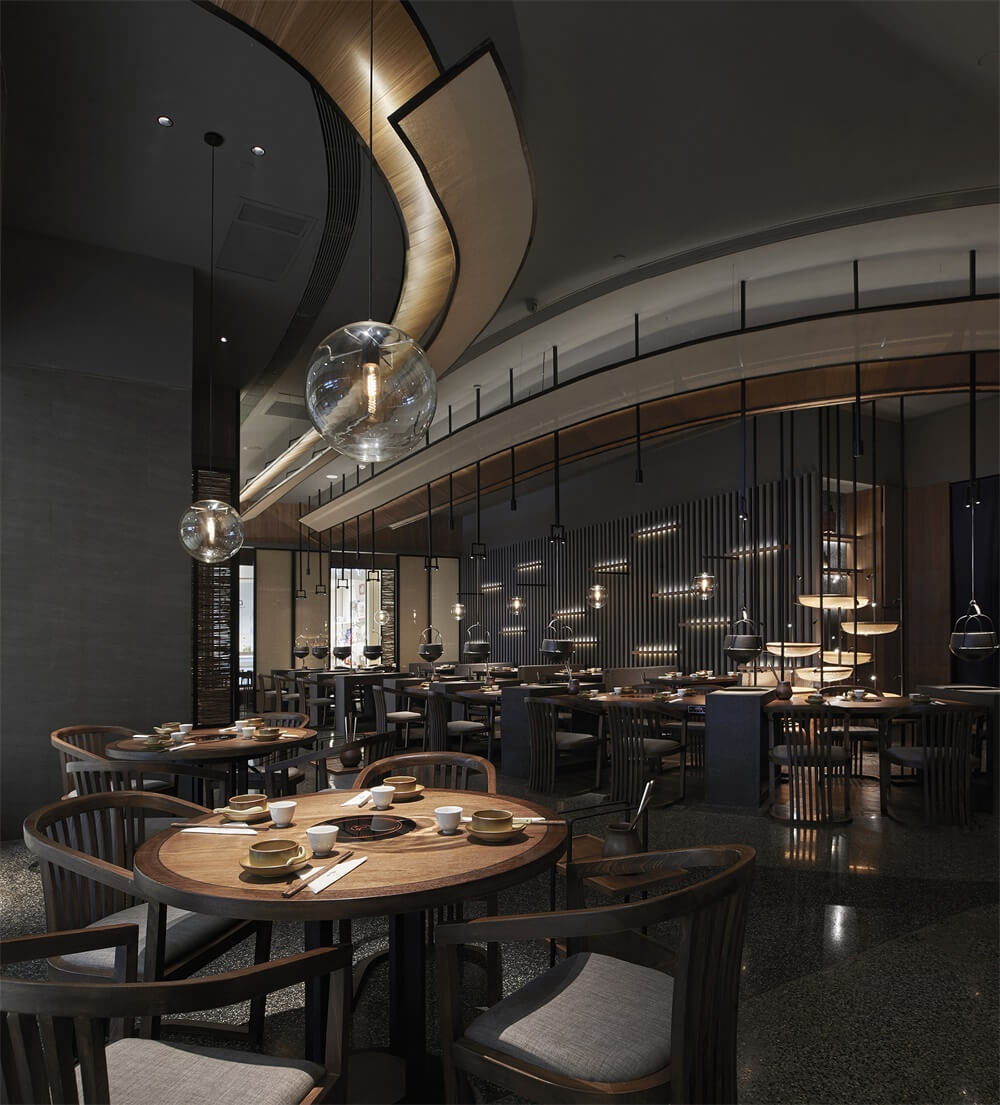 翘脚牛肉火锅店装修—尽膳口福餐厅设计案例(图5) 翘脚牛肉火锅店装修—尽膳口福餐厅设计案例(图5)