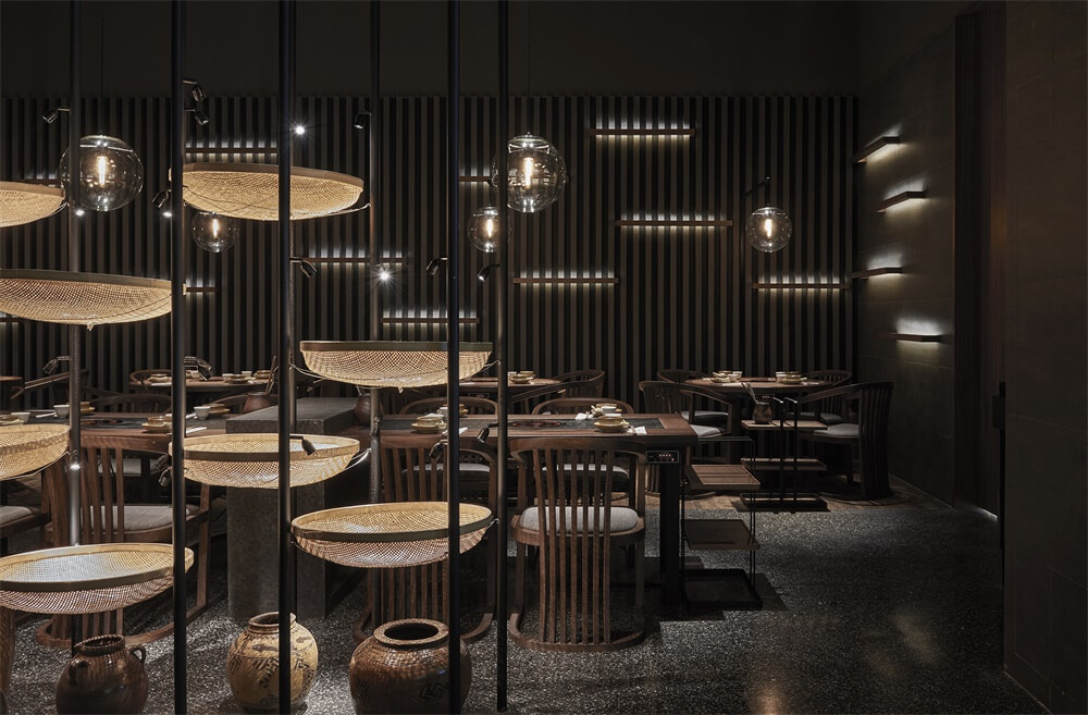 翘脚牛肉火锅店装修—尽膳口福餐厅设计案例(图11) 翘脚牛肉火锅店装修—尽膳口福餐厅设计案例(图11)