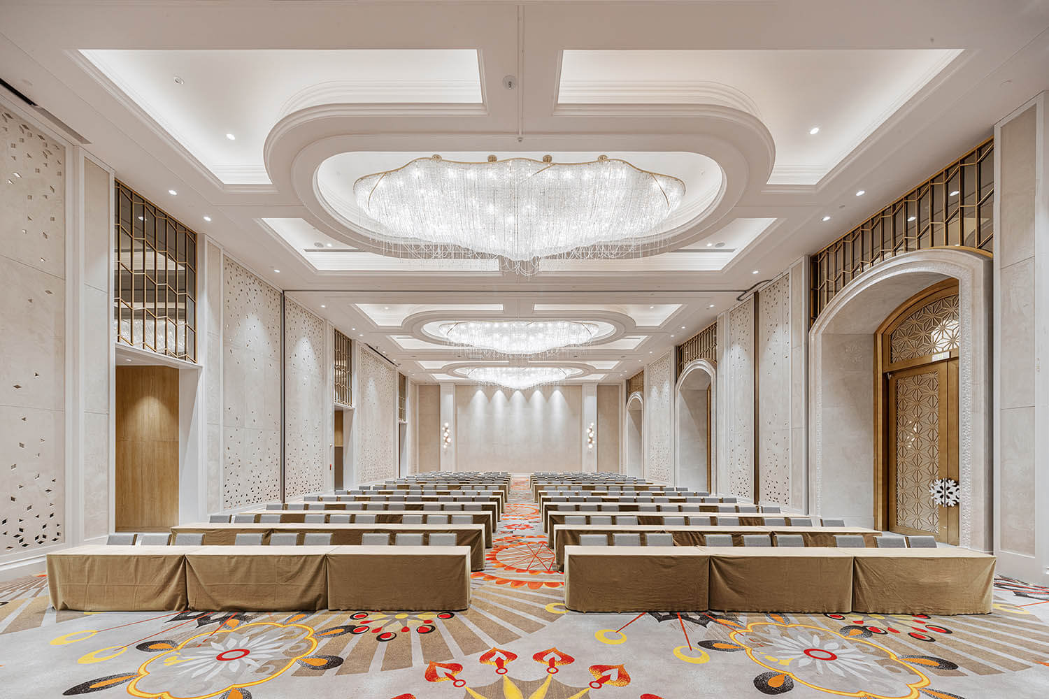 郑州银基冰雪爱游戏最新官网_爱游戏(中国)设计—旅游度假区爱游戏最新官网_爱游戏(中国)装修案例(图2) 3.jpg