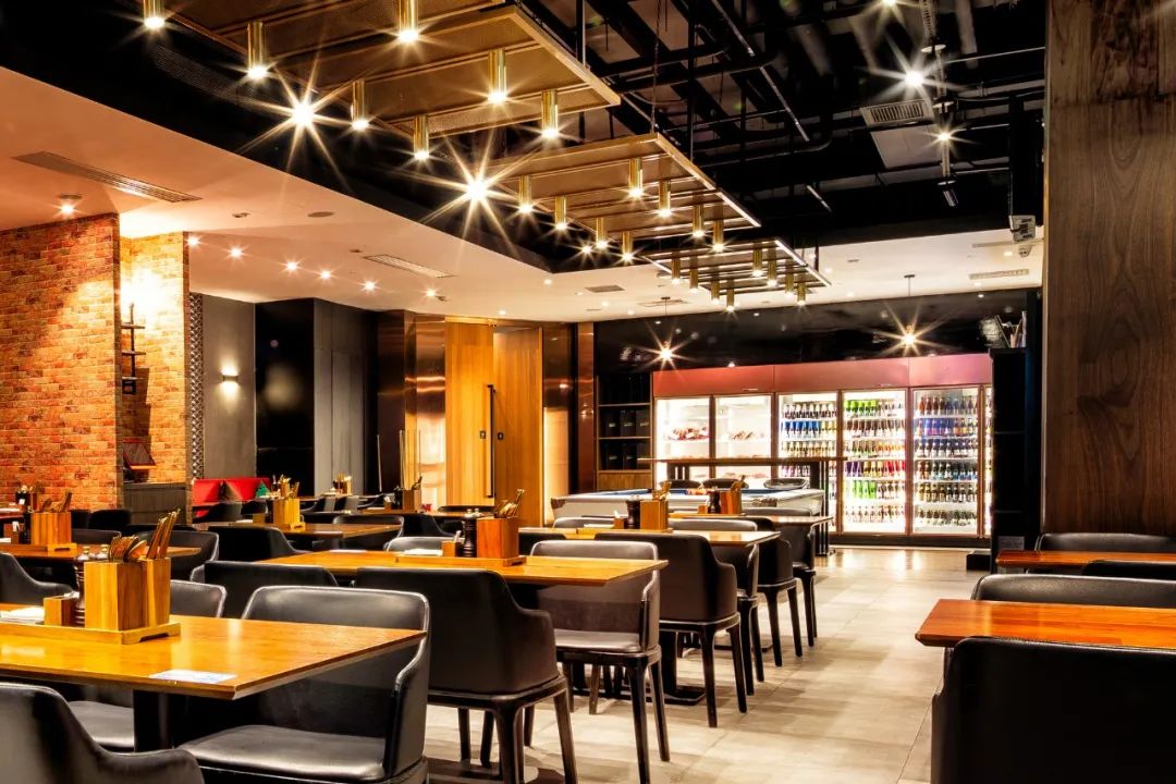 郑州连锁餐饮店设计公司直营生意火爆不意味着你加盟就能赚钱(图2) 0222-02.jpg