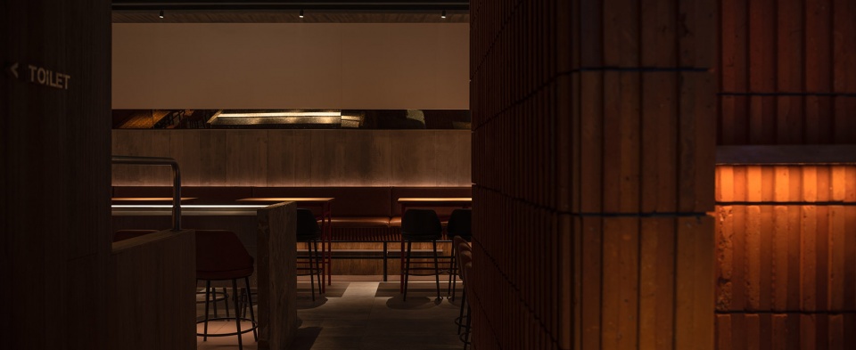 郑州居爱游戏最新官网_爱游戏(中国)装修公司摩登烧gè鸟居酒屋设计案例(图8) 郑州居爱游戏最新官网_爱游戏(中国)装修公司摩登烧gè鸟居酒屋设计案例(图8)