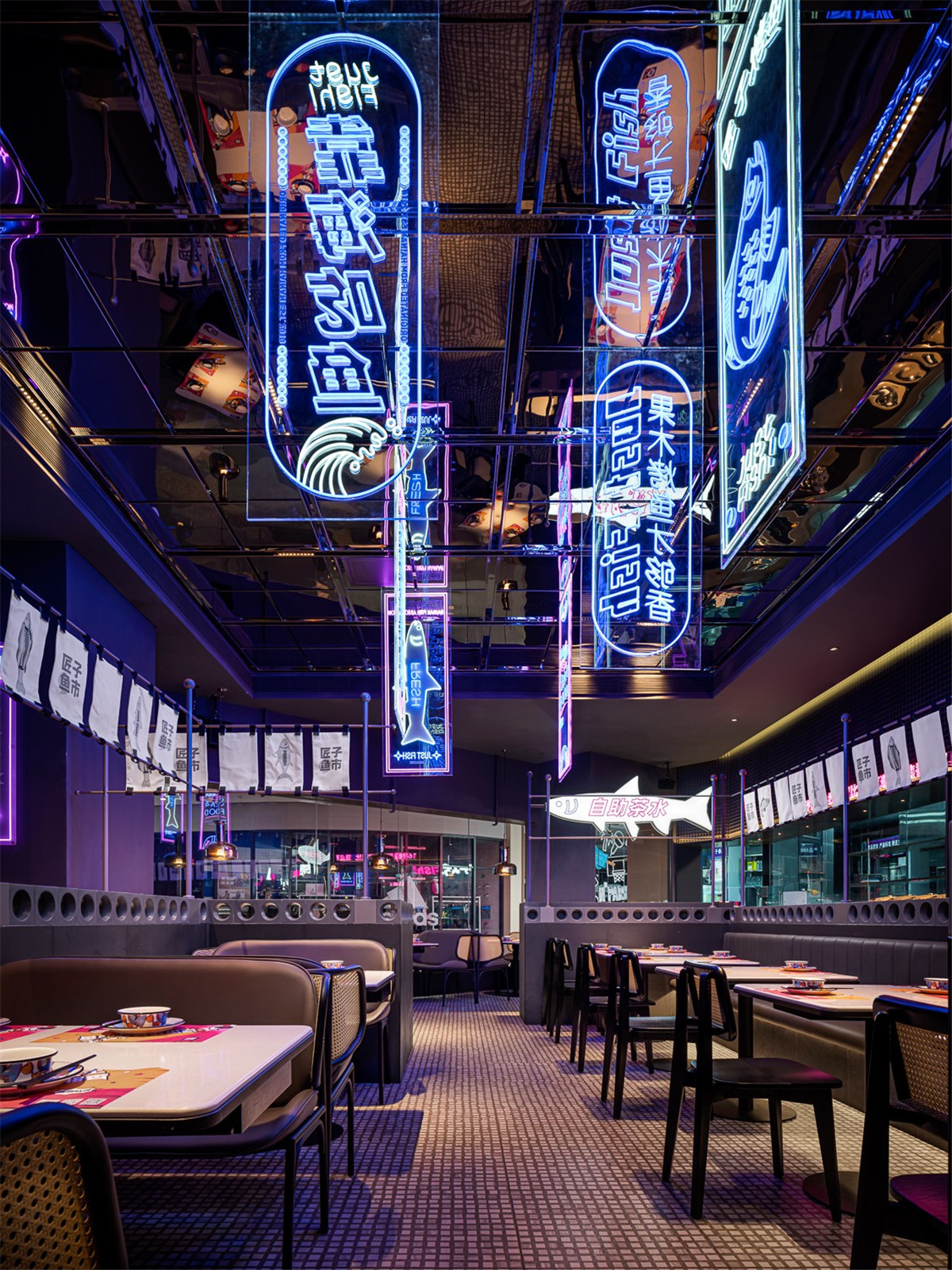 酷酷的霓虹灯复古港风烤鱼店装修设计(图7) 9577191_16.jpg