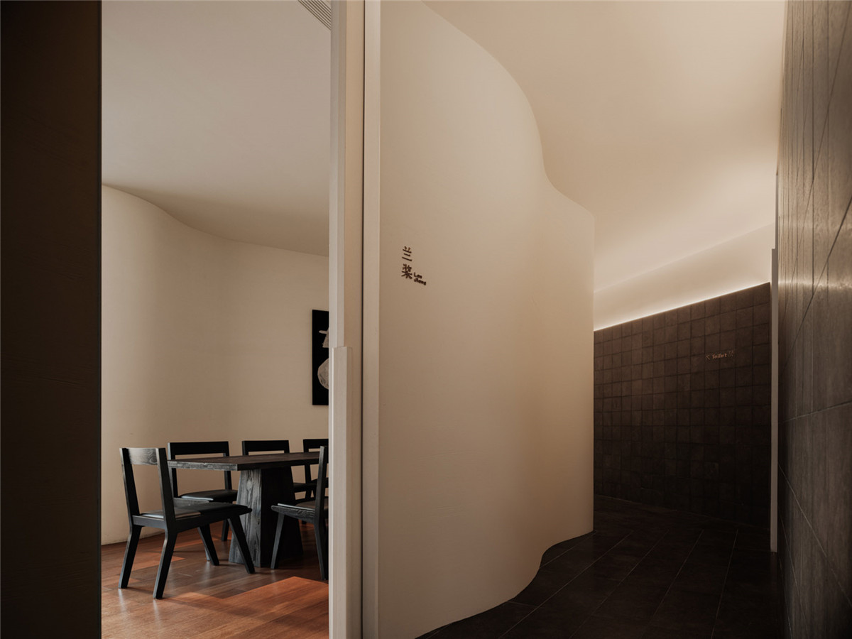 半山川极简艺术风川菜中餐厅装修设计(图6) 半山川极简艺术风川菜中餐厅装修设计(图6)