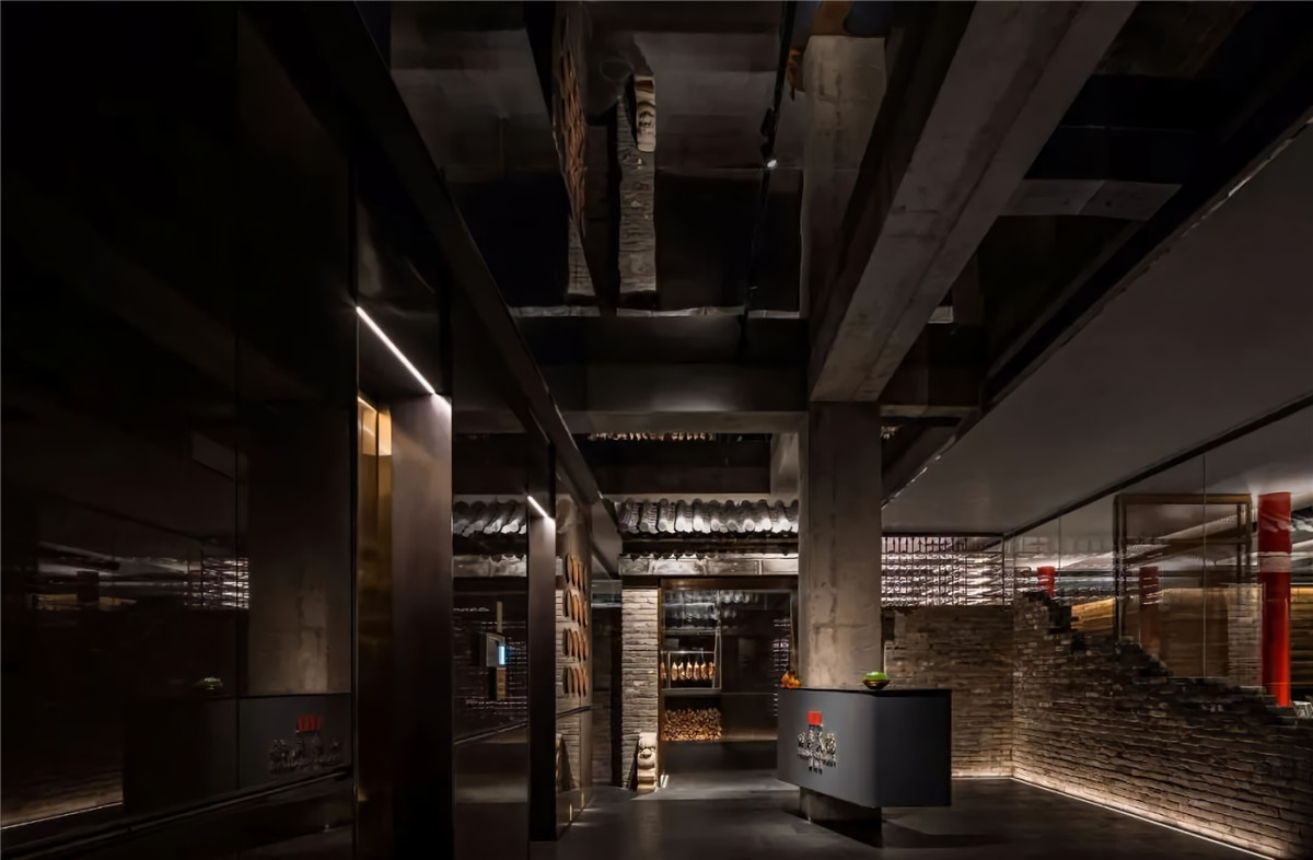 郑州烤鸭店设计推荐四季民福烤鸭店装修设计方案(图2) 郑州烤鸭店设计推荐四季民福烤鸭店装修设计方案(图2)