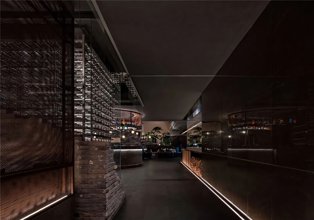 郑州烤鸭店设计推荐四季民福烤鸭店装修设计方案(图5) 郑州烤鸭店设计推荐四季民福烤鸭店装修设计方案(图5)