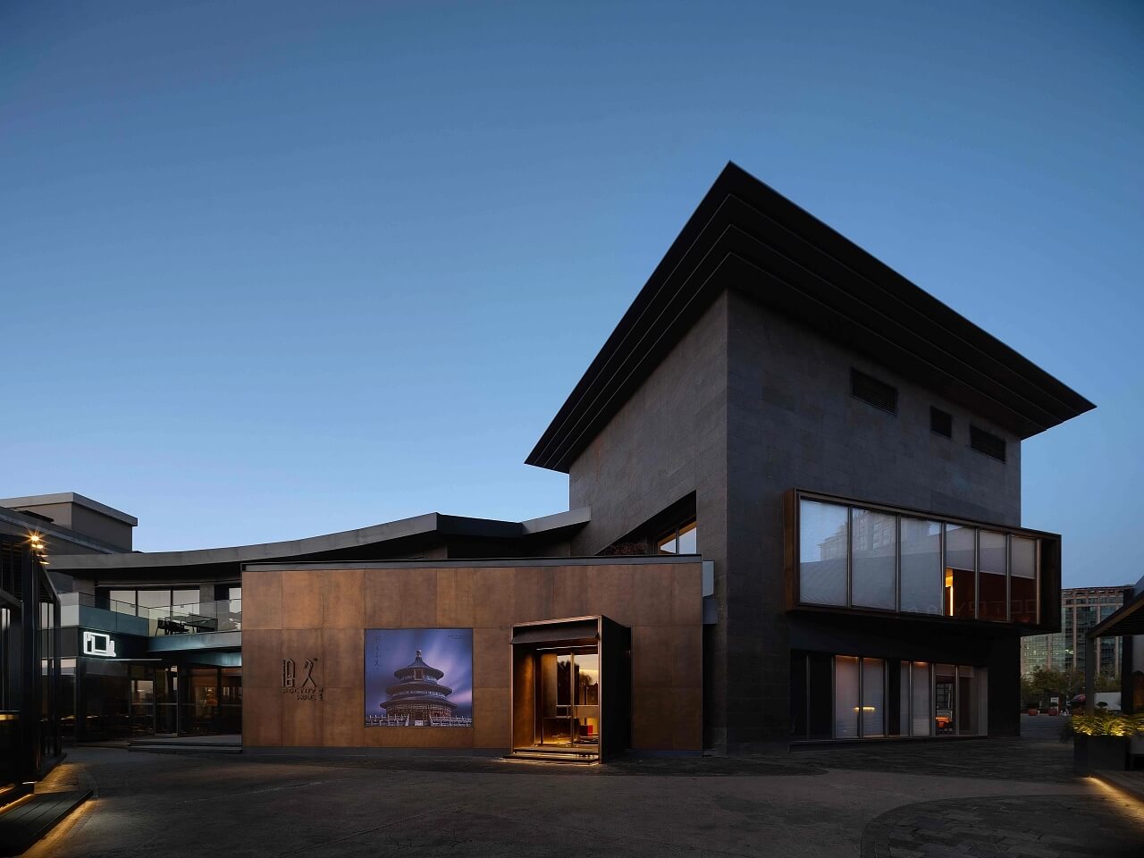 现代中西结合拾久烤鸭蓝港店装修案例分享(图1) 1.jpg