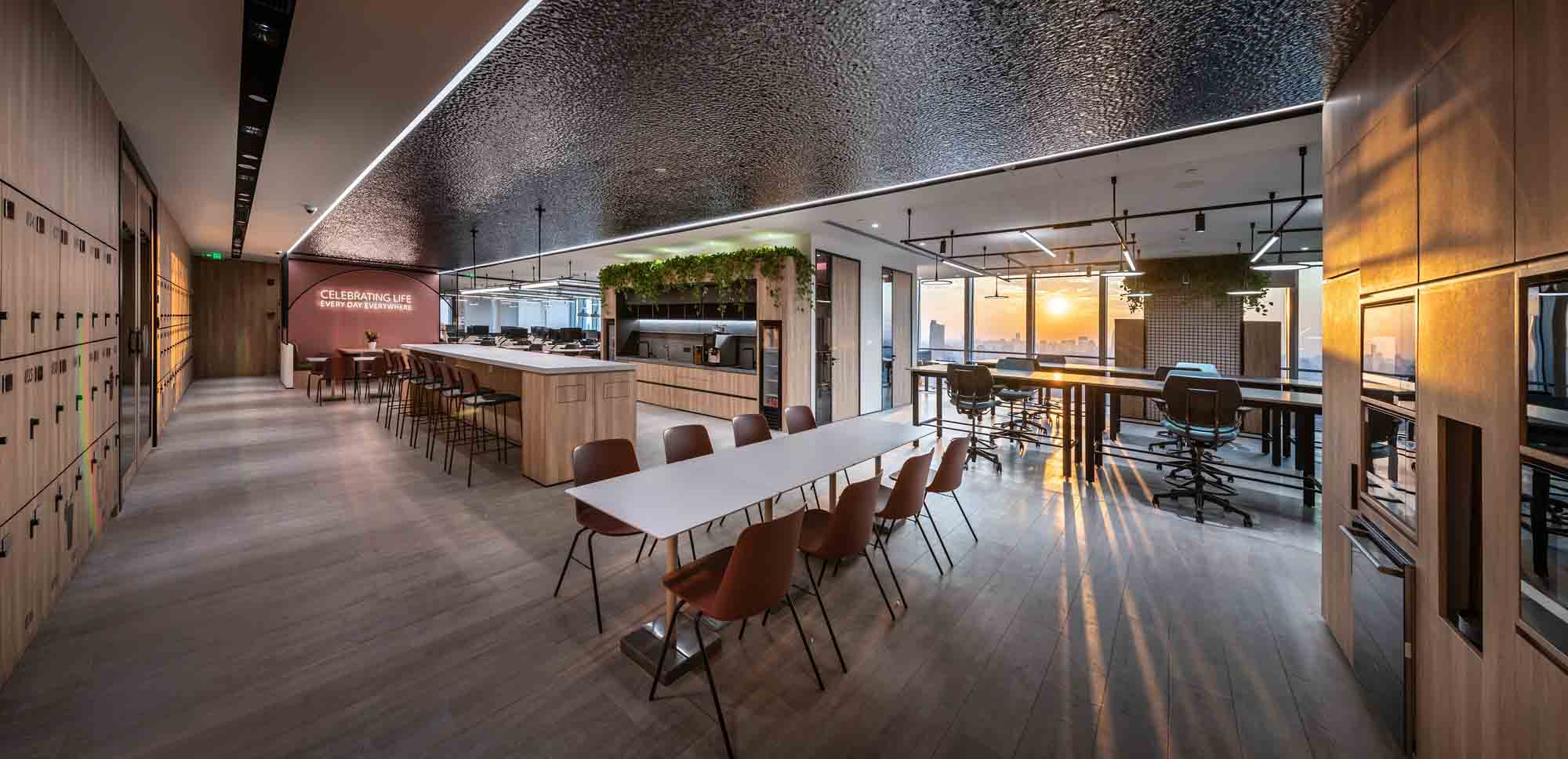 郑州办公室装修公司帝亚吉欧总部办公设计案例(图6) 郑州办公室装修公司帝亚吉欧总部办公设计案例(图6)