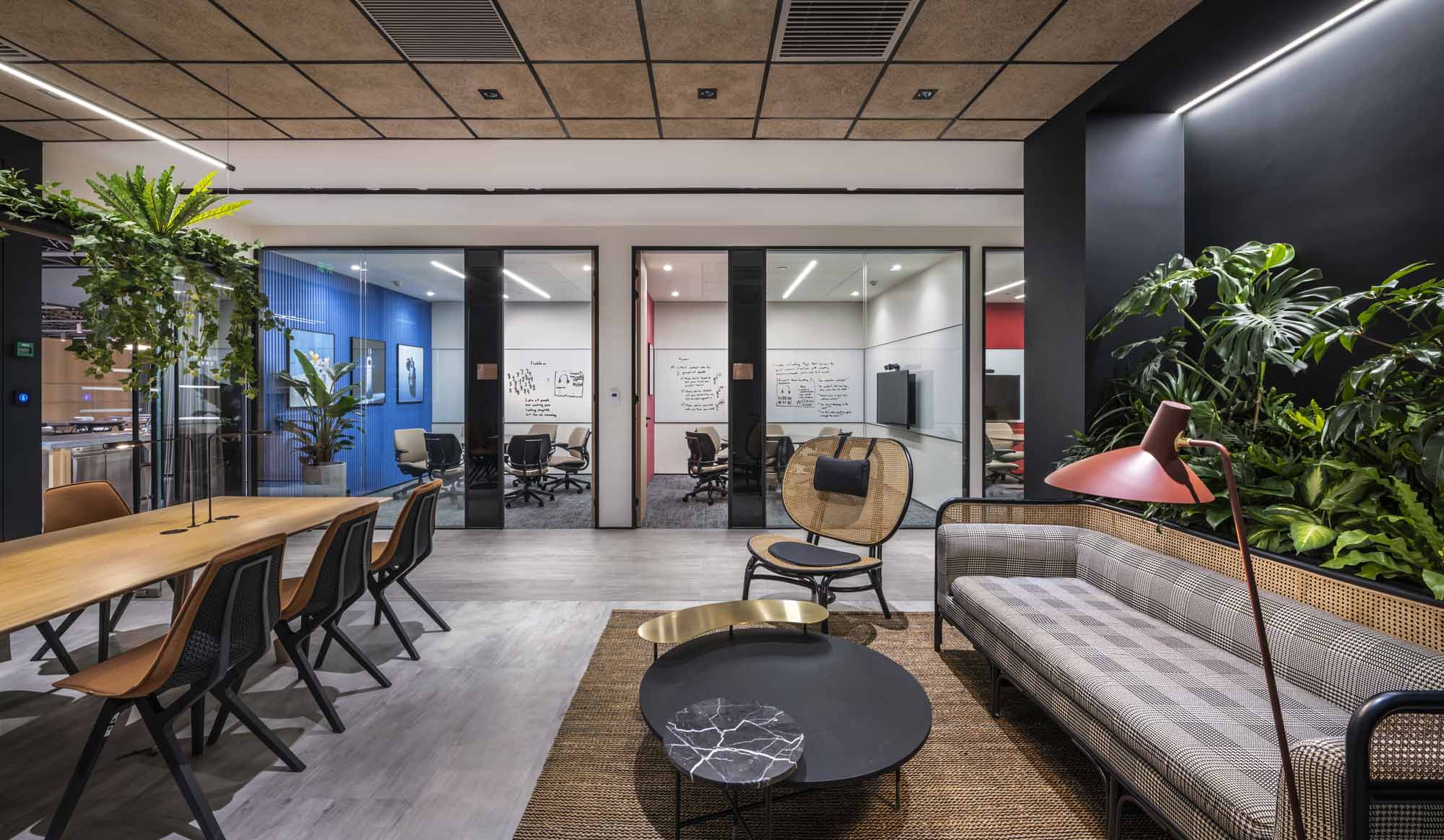 郑州办公室装修公司帝亚吉欧总部办公设计案例(图16) 郑州办公室装修公司帝亚吉欧总部办公设计案例(图16)