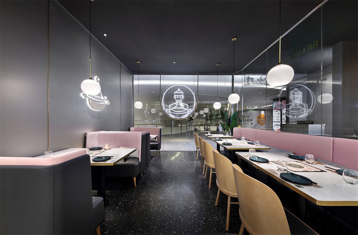 年轻人喜爱的餐饮店面设计:三汁焖锅翻新改造(图6) 年轻人喜爱的餐饮店面设计:三汁焖锅翻新改造(图6)