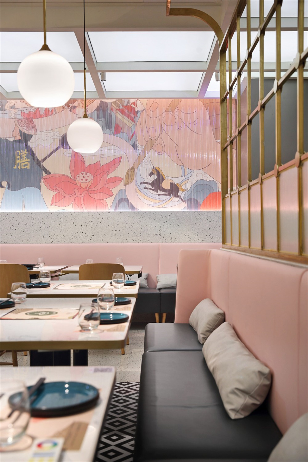 年轻人喜爱的餐饮店面设计:三汁焖锅翻新改造(图7) 年轻人喜爱的餐饮店面设计:三汁焖锅翻新改造(图7)