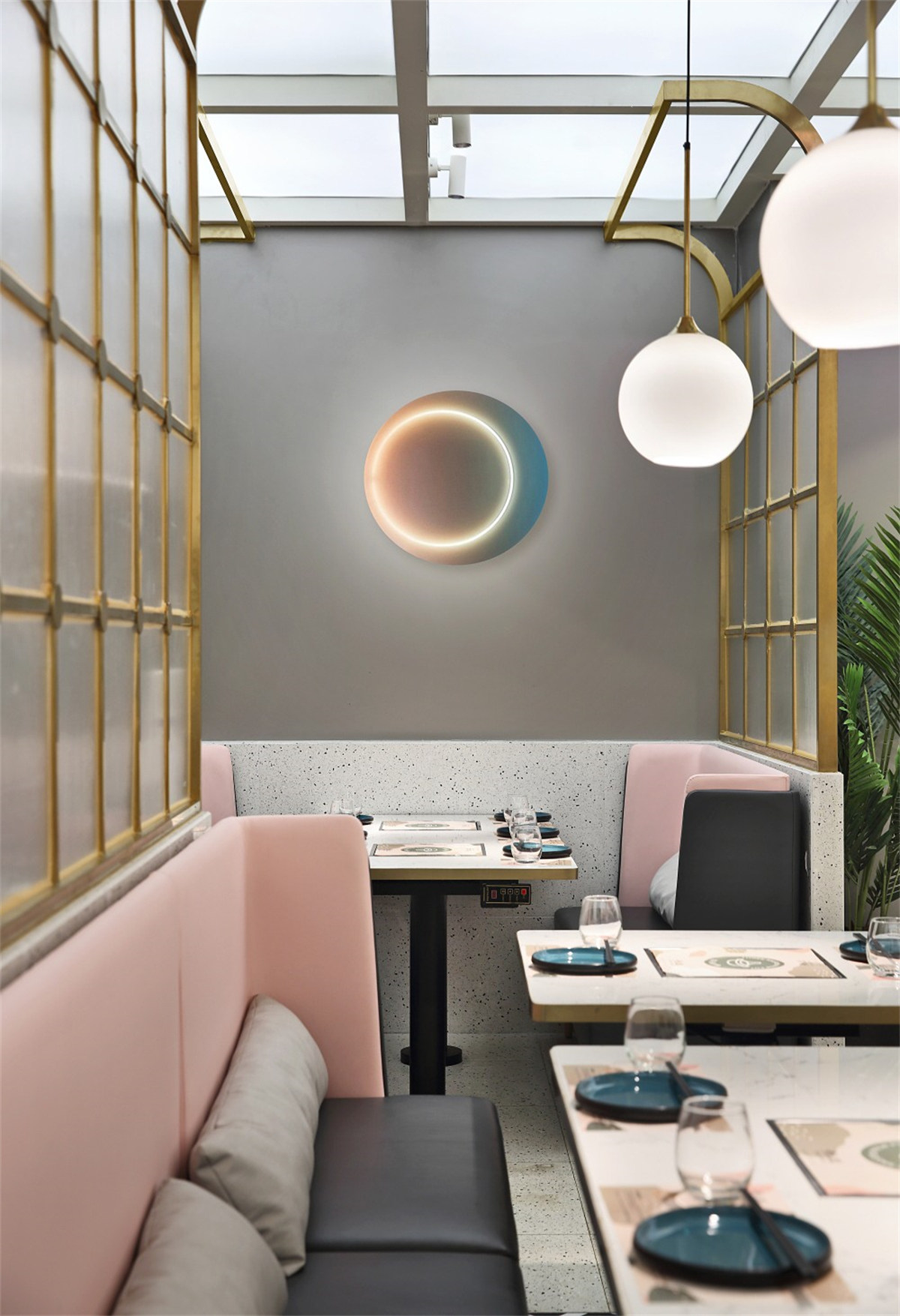 年轻人喜爱的餐饮店面设计:三汁焖锅翻新改造(图8) 年轻人喜爱的餐饮店面设计:三汁焖锅翻新改造(图8)