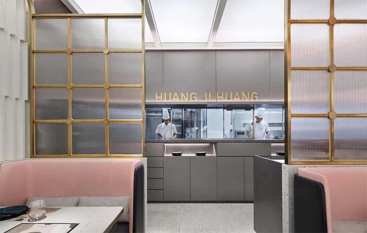 年轻人喜爱的餐饮店面设计:三汁焖锅翻新改造(图9) 年轻人喜爱的餐饮店面设计:三汁焖锅翻新改造(图9)