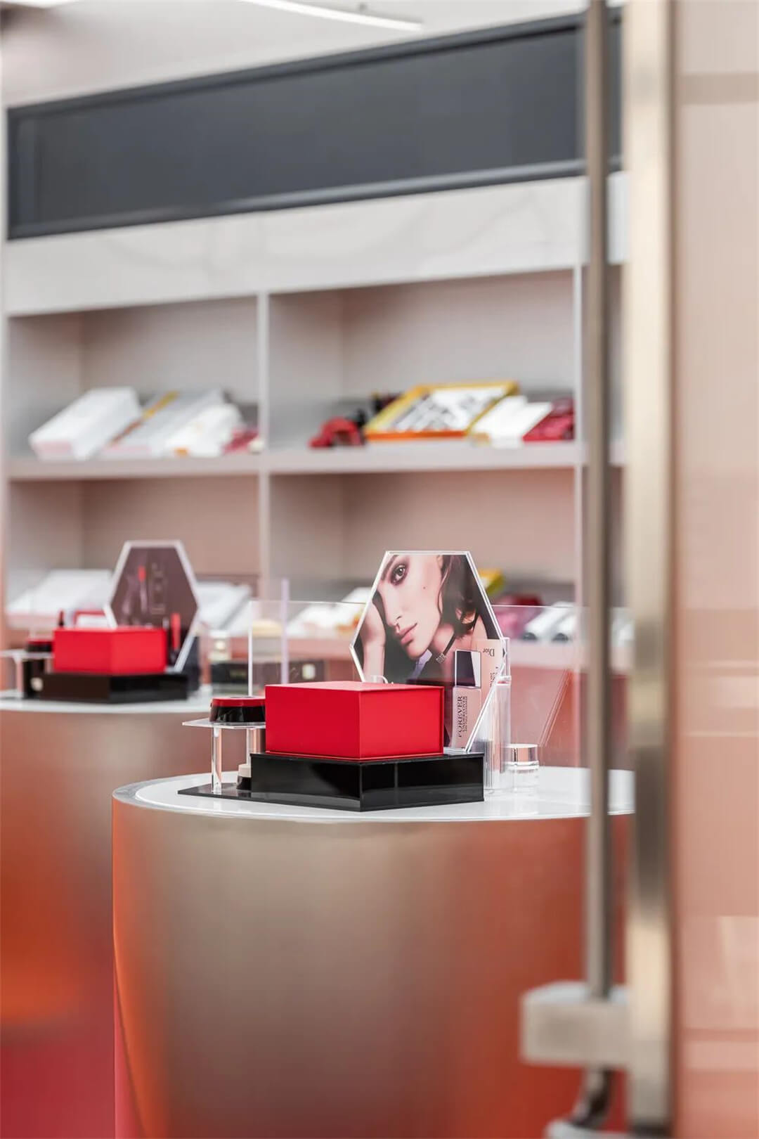 化妆品办公室设计推荐超现实美妆研究所装修案例(图5) DM_20220805100541_005.jpg