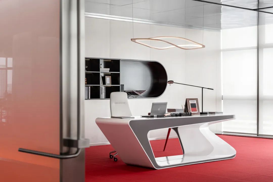 化妆品办公室设计推荐超现实美妆研究所装修案例(图16) 化妆品办公室设计推荐超现实美妆研究所装修案例(图16)