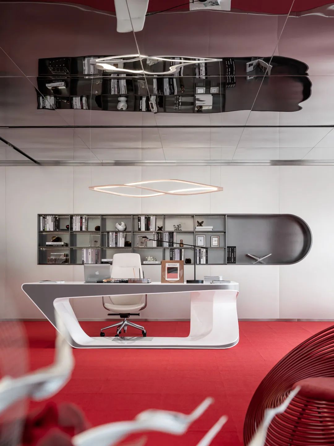 化妆品办公室设计推荐超现实美妆研究所装修案例(图17) 化妆品办公室设计推荐超现实美妆研究所装修案例(图17)