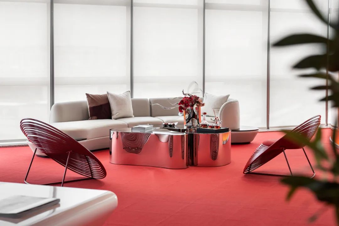 化妆品办公室设计推荐超现实美妆研究所装修案例(图18) 化妆品办公室设计推荐超现实美妆研究所装修案例(图18)