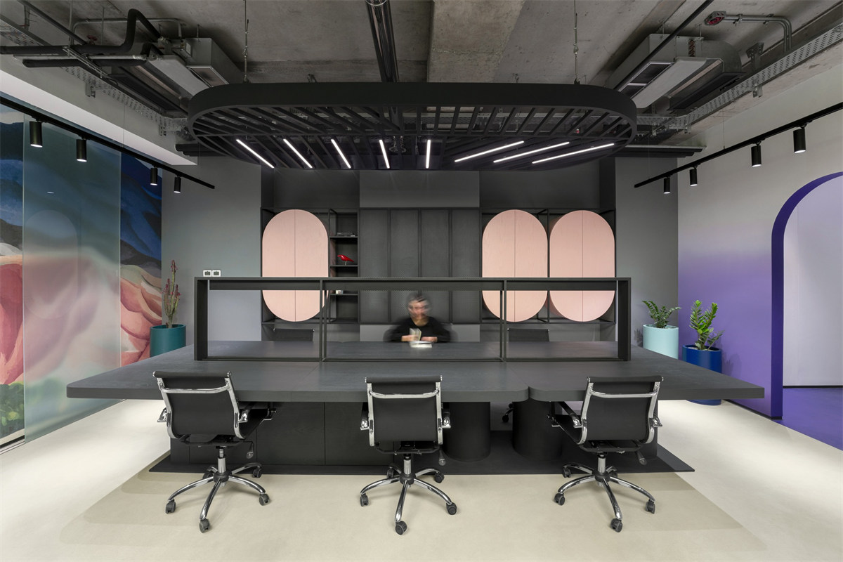 郑州办公室装修推荐时尚靓丽化妆品公司办公设计(图4) 郑州办公室装修推荐时尚靓丽化妆品公司办公设计(图4)