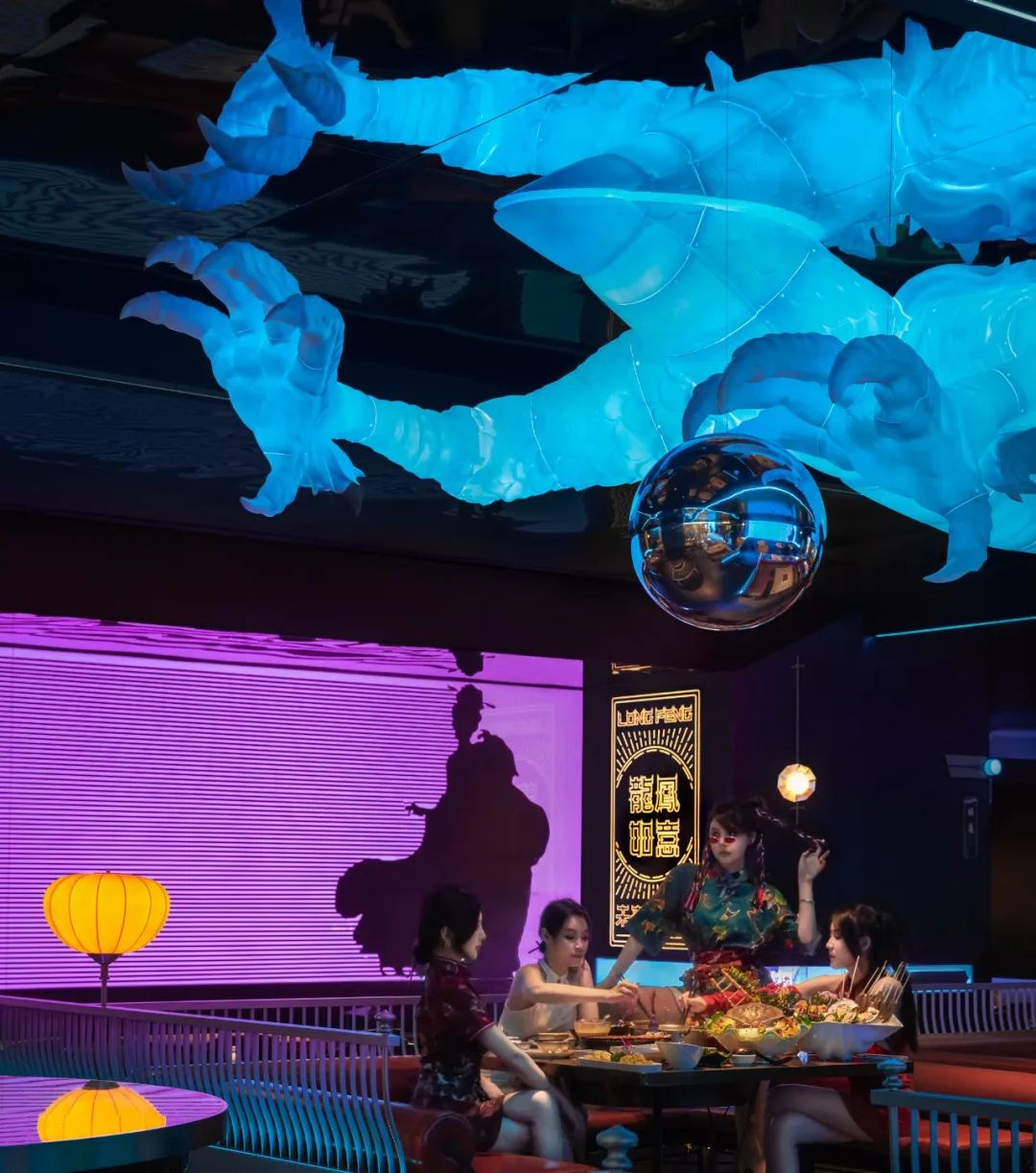 超酷国潮朋克风火锅串串店装修设计案例(图8) 超酷国潮朋克风火锅串串店装修设计案例(图8)