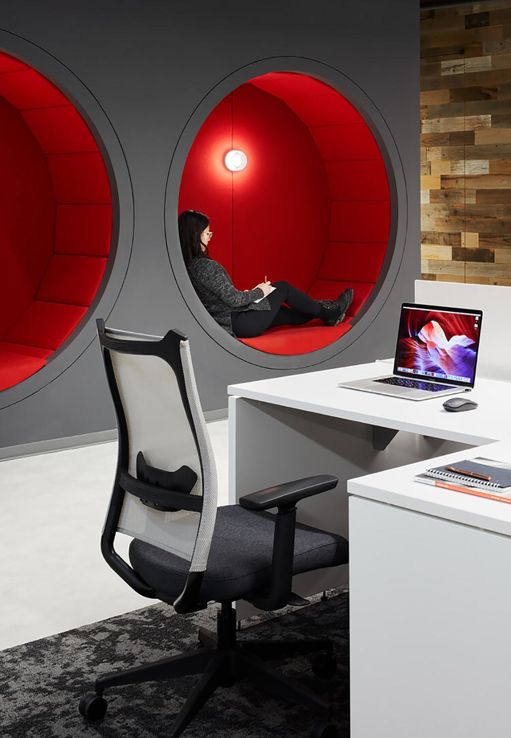 开放协作灵动多元的西门子公司办公室装修方案(图8) 开放协作灵动多元的西门子公司办公室装修方案(图8)