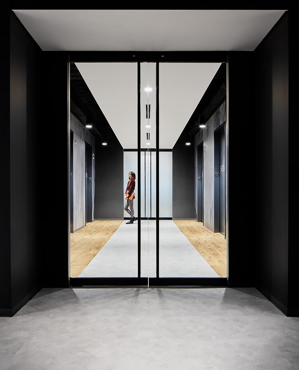 开放协作灵动多元的西门子公司办公室装修方案(图11) 开放协作灵动多元的西门子公司办公室装修方案(图11)