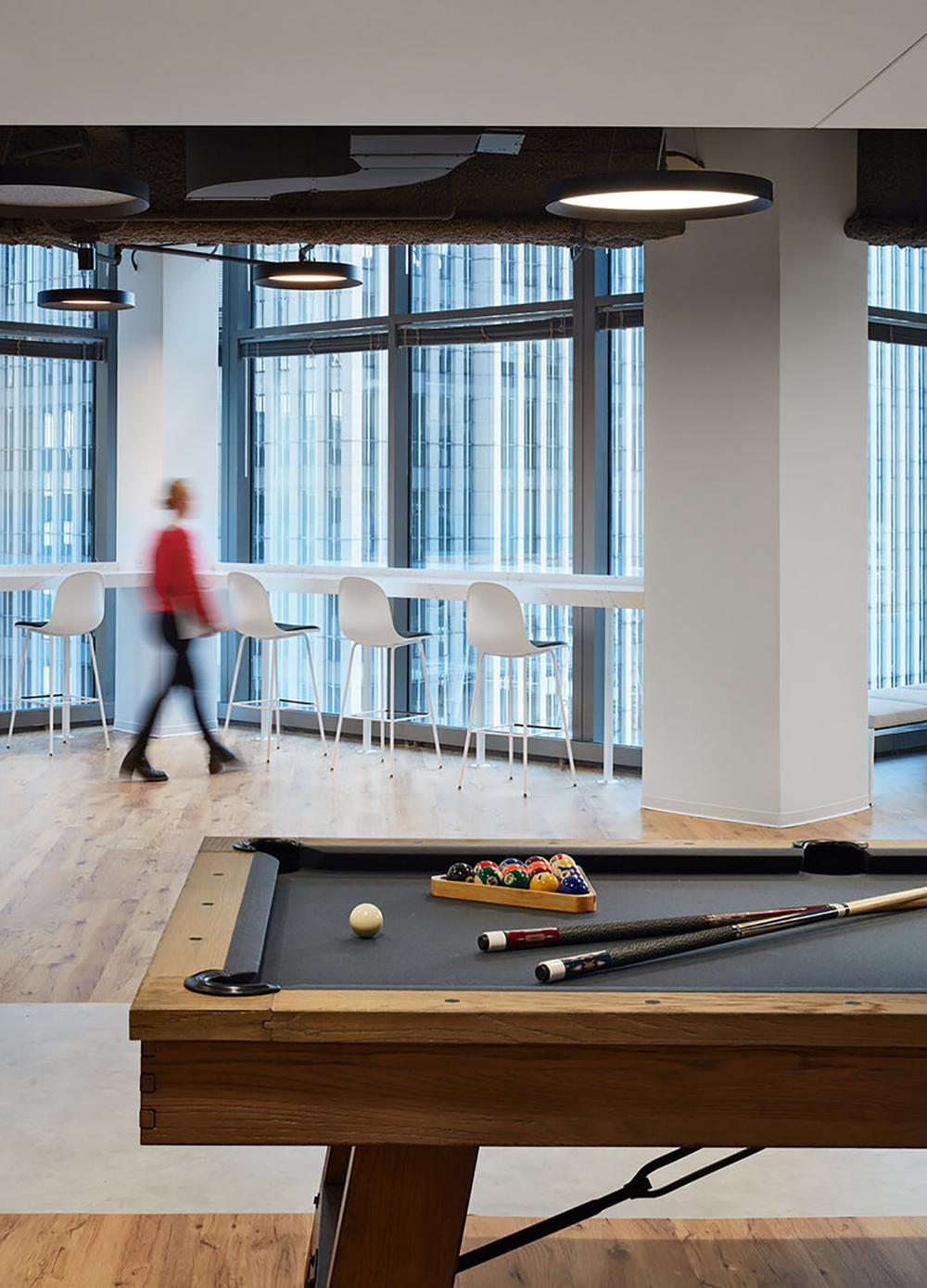 开放协作灵动多元的西门子公司办公室装修方案(图10) 开放协作灵动多元的西门子公司办公室装修方案(图10)