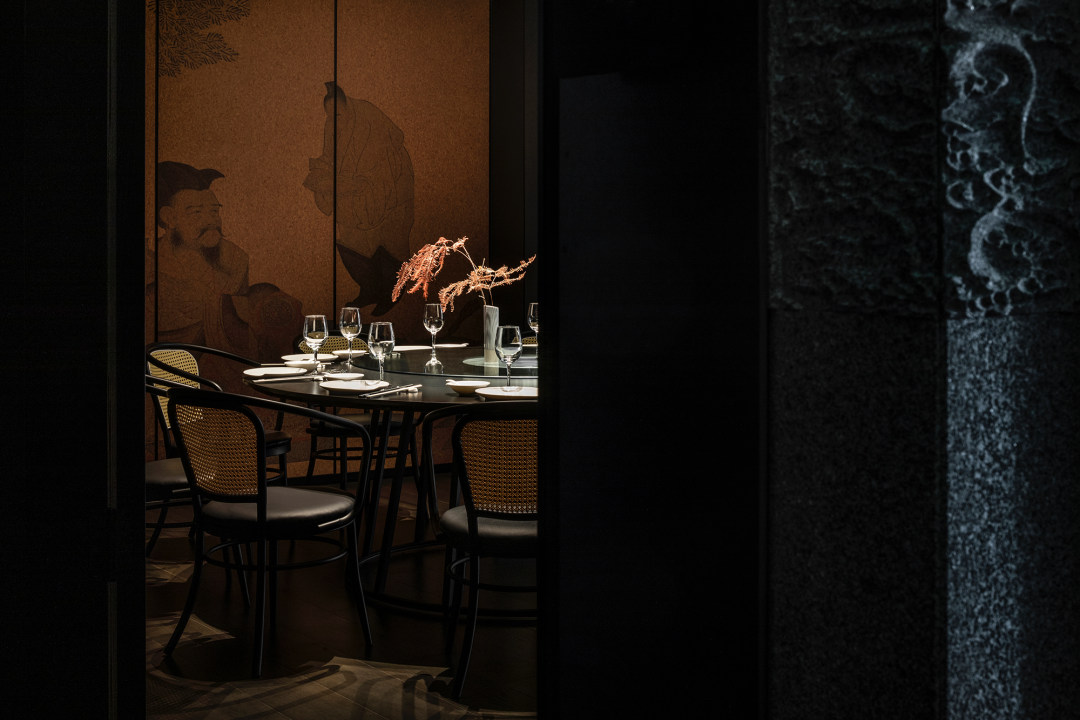 现代极简与中式混搭风商务中餐厅装修设计案例(图8) 现代极简与中式混搭风商务中餐厅装修设计案例(图8)