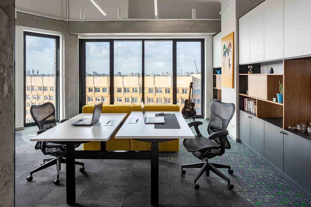 郑州金博大推荐时尚多彩软件公司办公室装修案例(图9) 郑州金博大推荐时尚多彩软件公司办公室装修案例(图9)