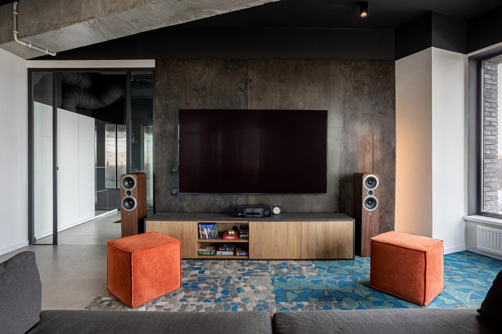 郑州金博大推荐时尚多彩软件公司办公室装修案例(图10) 郑州金博大推荐时尚多彩软件公司办公室装修案例(图10)