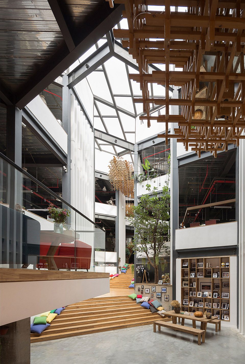 郑州办公室装修公司马蜂窝总部办公装修案例(图2) 郑州办公室装修公司马蜂窝总部办公装修案例(图2)