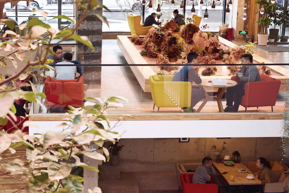 郑州办公室装修公司马蜂窝总部办公装修案例(图9) 郑州办公室装修公司马蜂窝总部办公装修案例(图9)