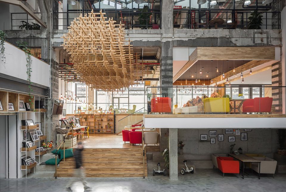 郑州办公室装修公司马蜂窝总部办公装修案例(图10) 郑州办公室装修公司马蜂窝总部办公装修案例(图10)