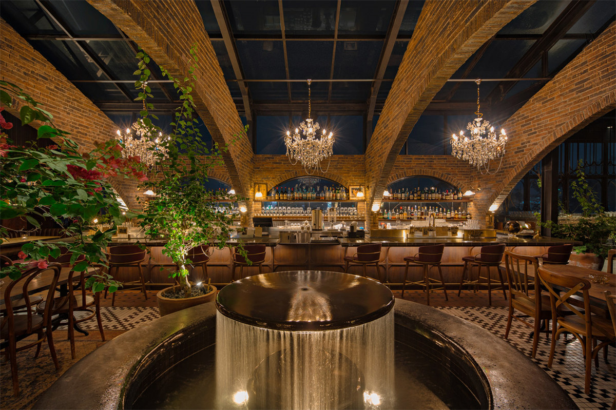 复古怀旧风Aom餐厅酒馆装修设计案例(图7) 复古怀旧风Aom餐厅酒馆装修设计案例(图7)