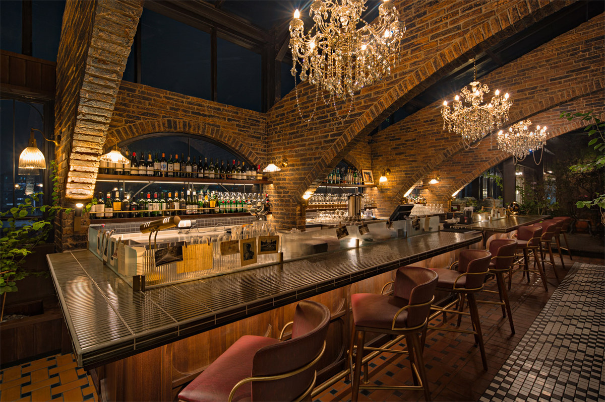 复古怀旧风Aom餐厅酒馆装修设计案例(图8) 复古怀旧风Aom餐厅酒馆装修设计案例(图8)