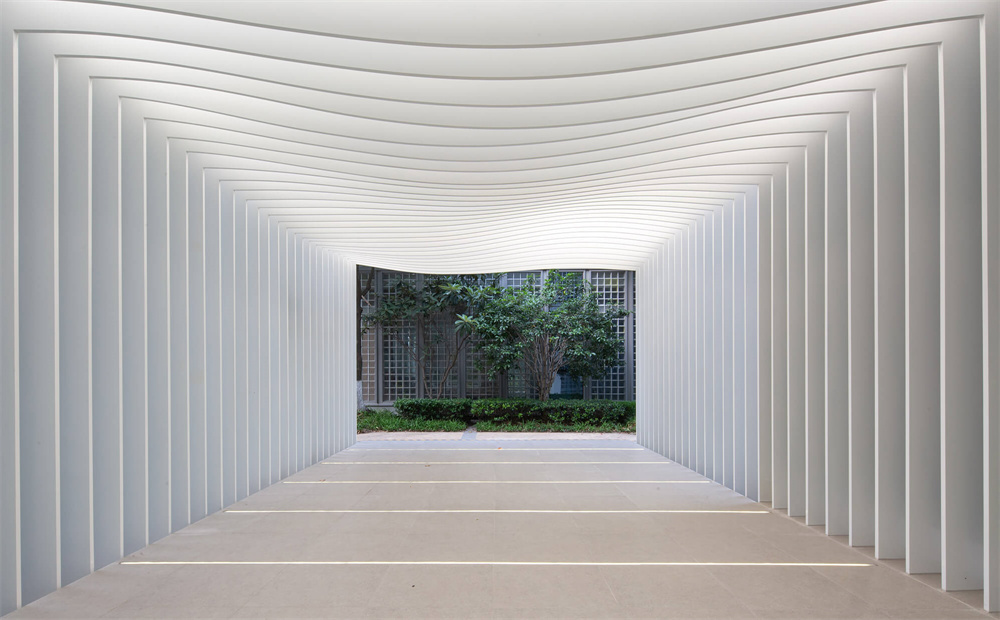 郑州办公室设计公司焦点品牌管理办公室装修案例(图4) DM_20220830154837_004.jpg