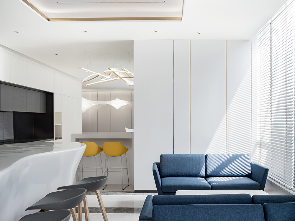 2000平现代大气的正大侨商地产公司办公室装修(图4) 2000平现代大气的正大侨商地产公司办公室装修(图4)