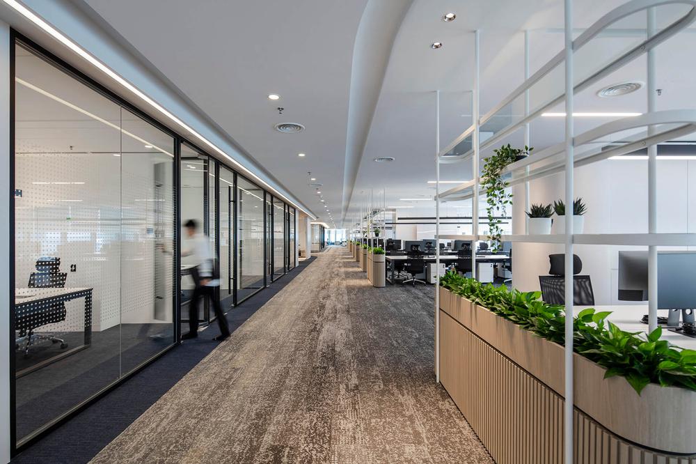 简约时尚的汉诺威再保险公司办公室装修设计(图4) 简约时尚的汉诺威再保险公司办公室装修设计(图4)