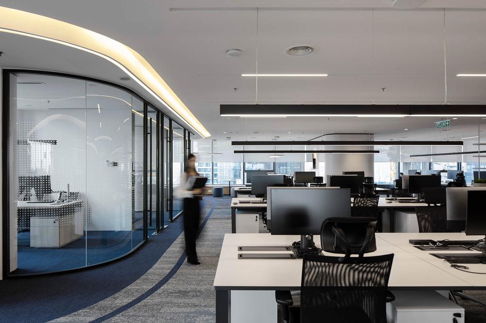 简约时尚的汉诺威再保险公司办公室装修设计(图5) 简约时尚的汉诺威再保险公司办公室装修设计(图5)