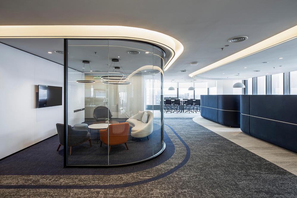 简约时尚的汉诺威再保险公司办公室装修设计(图6) 简约时尚的汉诺威再保险公司办公室装修设计(图6)