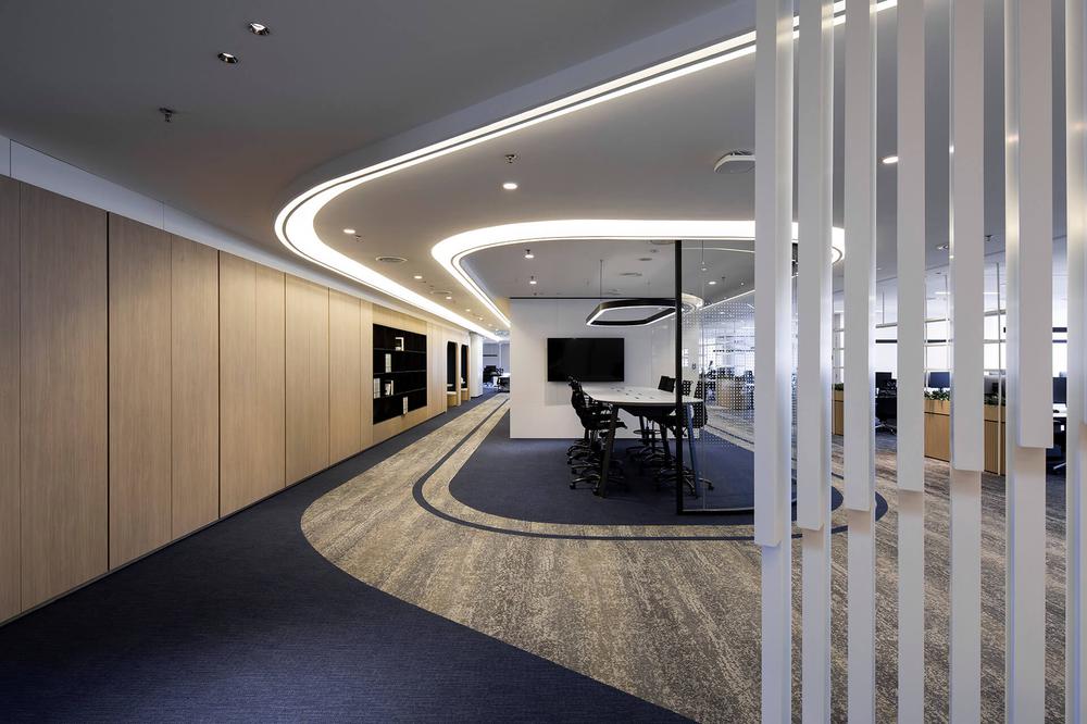 简约时尚的汉诺威再保险公司办公室装修设计(图8) 简约时尚的汉诺威再保险公司办公室装修设计(图8)