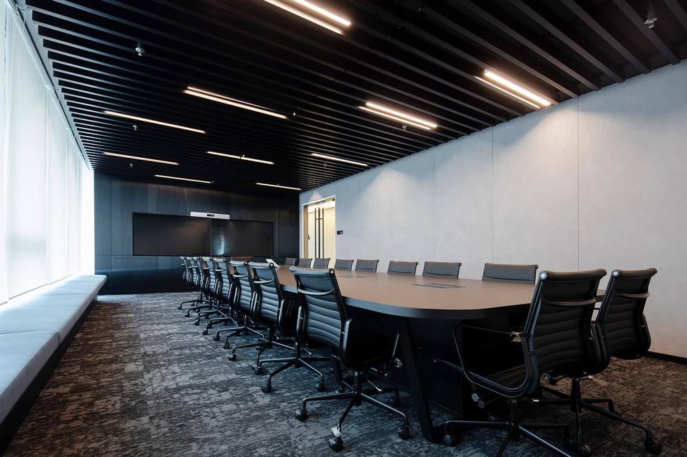 简约时尚的汉诺威再保险公司办公室装修设计(图7) 简约时尚的汉诺威再保险公司办公室装修设计(图7)